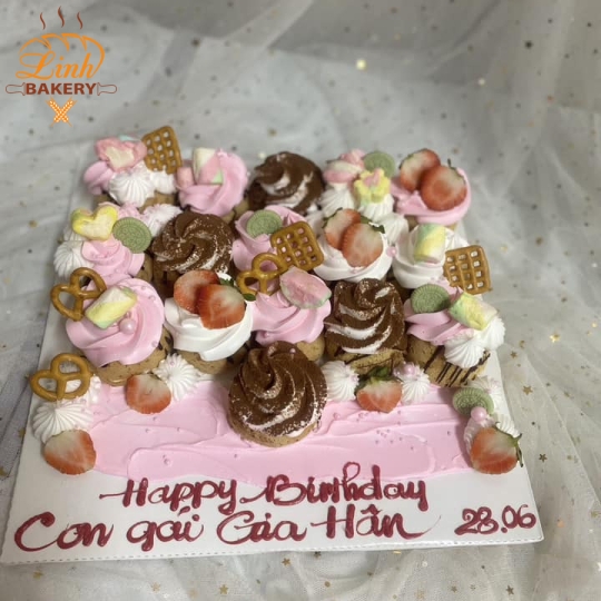 Bánh sinh nhật bé gái