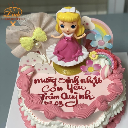 Bánh sinh nhật bé gái