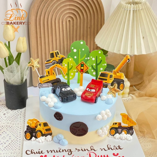 Bánh sinh nhật bé trai ô tô (1)