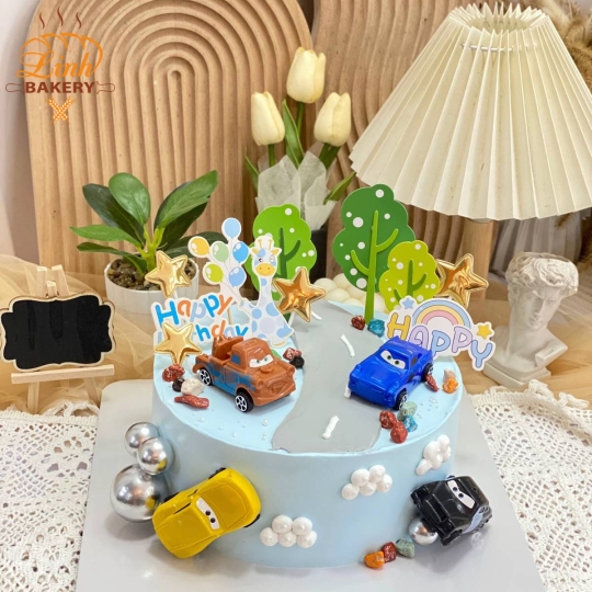 Bánh sinh nhật bé trai ô tô 7
