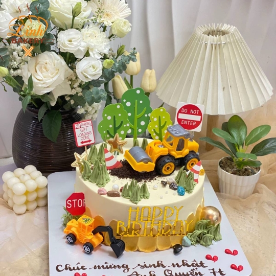 Bánh sinh nhật bé trai ô tô 9